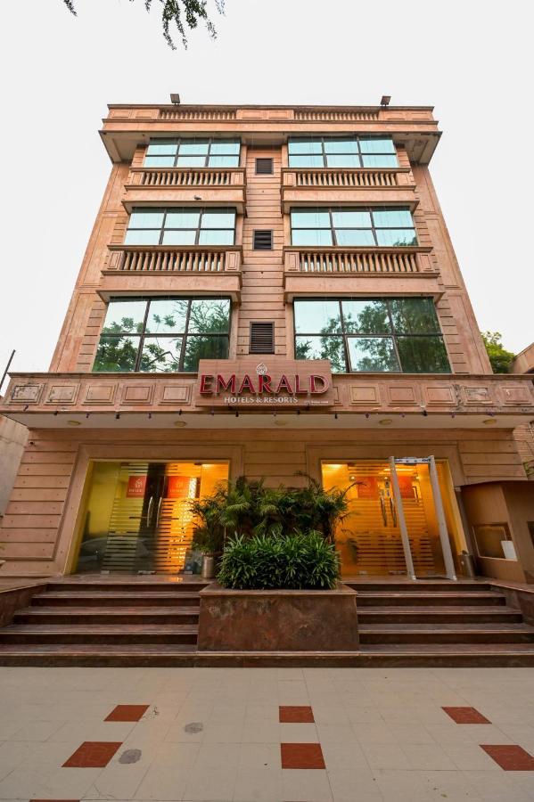 Hotel Emarald, New Delhi Exterior photo