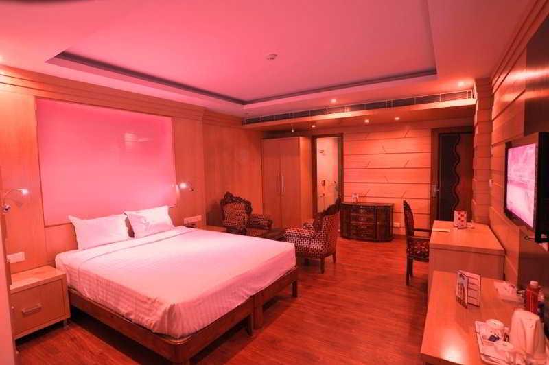Hotel Emarald, New Delhi Room photo
